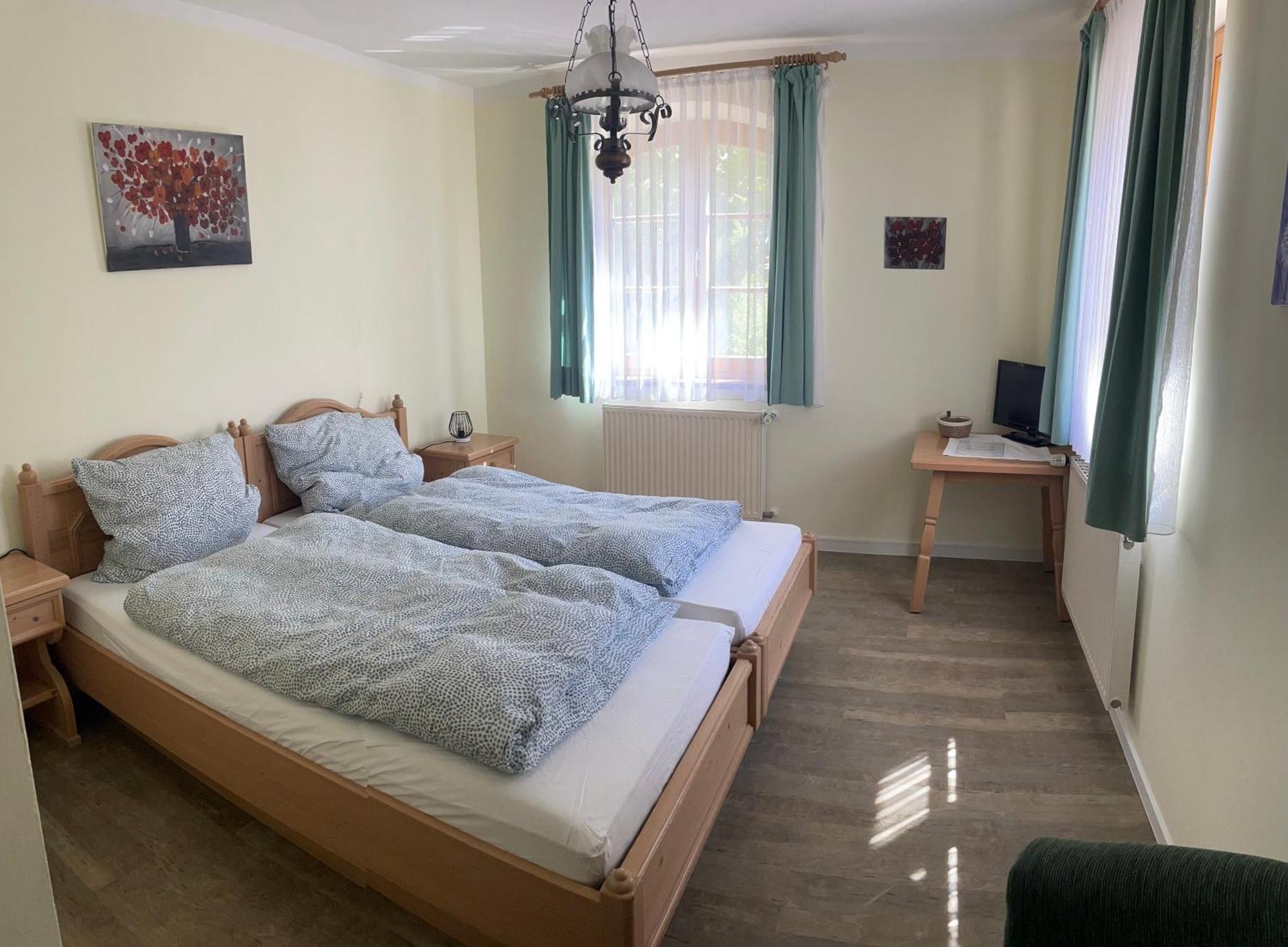 Landgasthof - Braukeller - Fattigau Oberkotzau Esterno foto