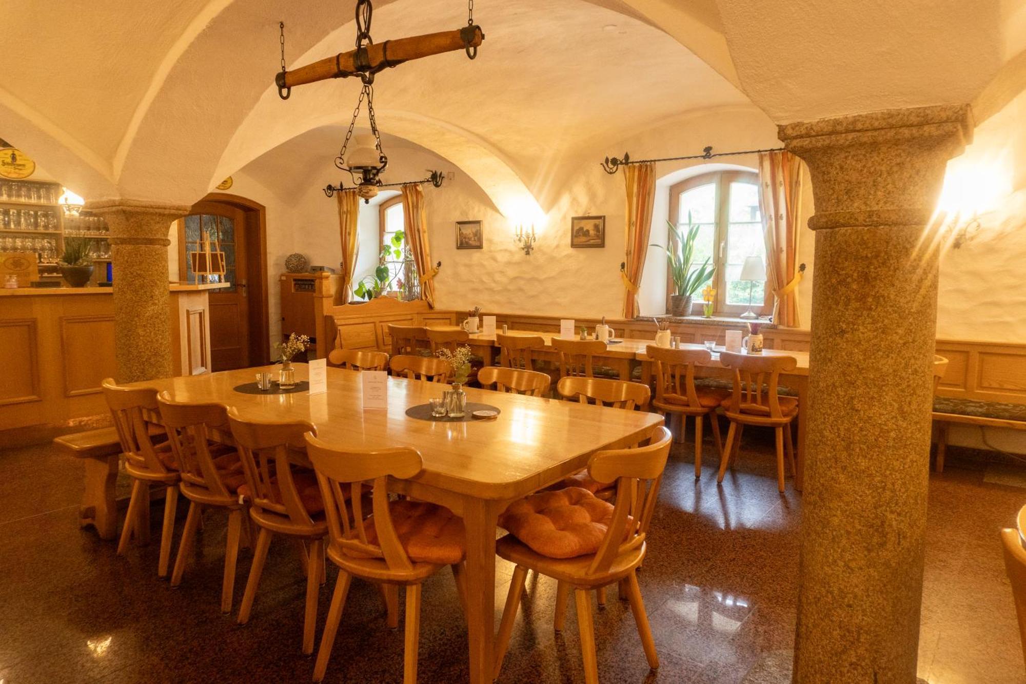 Landgasthof - Braukeller - Fattigau Oberkotzau Esterno foto